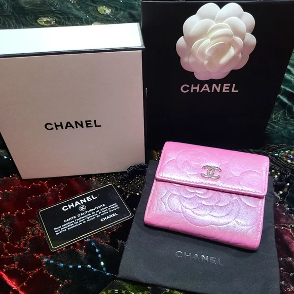 Chanel Camelia Iridescent Wallet - Picture 1 of 17
